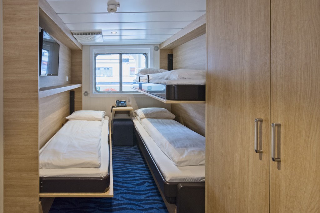 Hurtigruten MS Spitsbergen Polar Outside for 3 travellers middle deck.jpg
